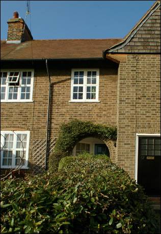 55-57 Asmuns Place